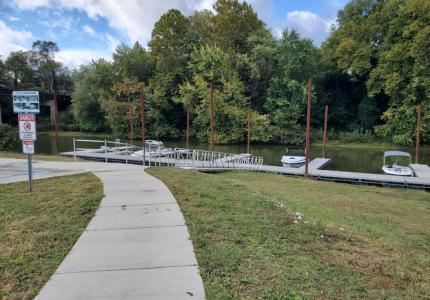 Photo of boat docks with 3 boats